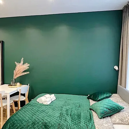 Victoria Iii, Sobieskiego Street