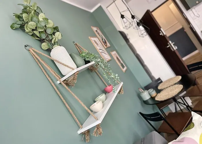 Victoria Iii, Sobieskiego Street