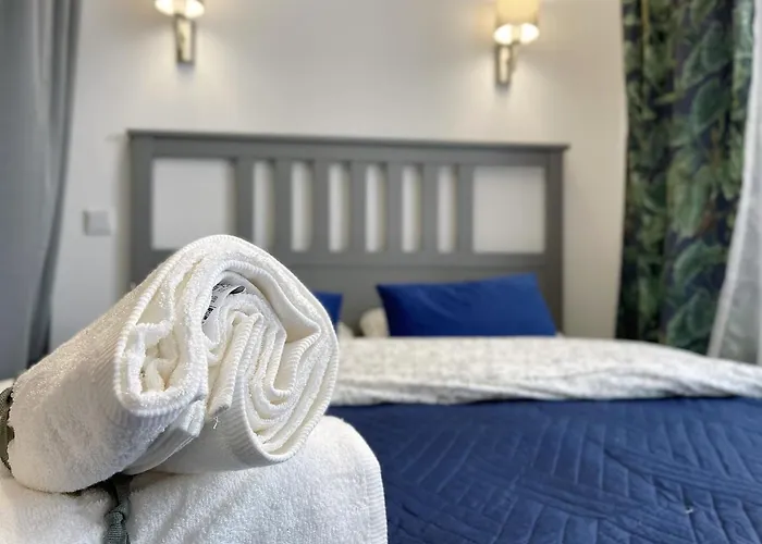 Victoria Iii, Sobieskiego Street *