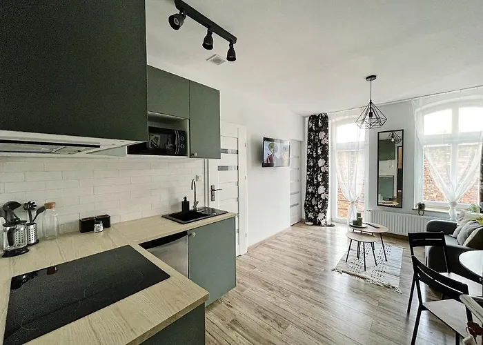 Victoria Iii, Sobieskiego Street *