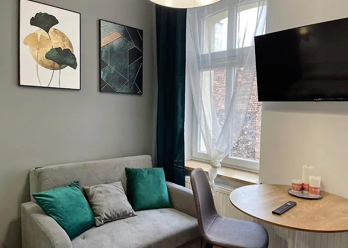 Victoria Iii, Sobieskiego Street *