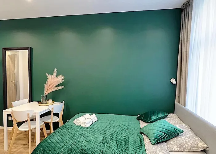 Victoria Iii, Sobieskiego Street