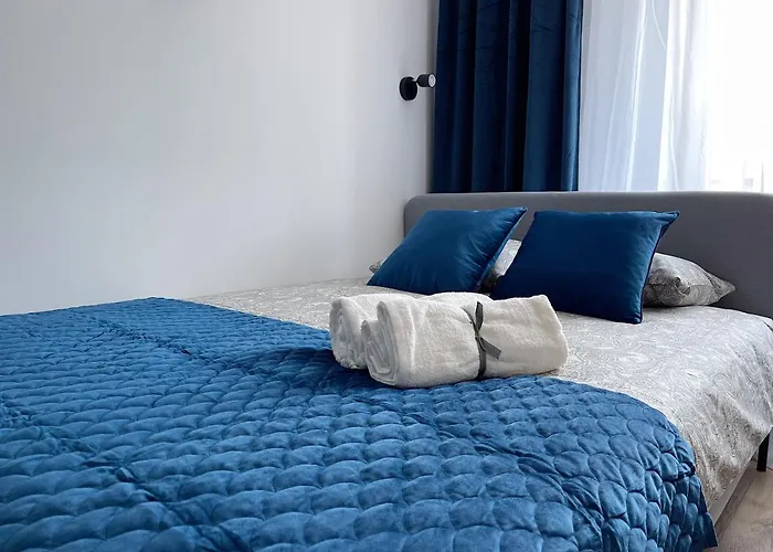 Victoria Iii, Sobieskiego Street *